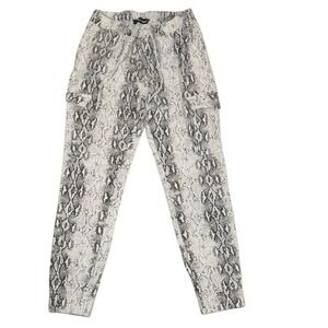 Almost Famous Womens Snakeskin Cargo Jogger Pants Grey White Animal Print Size M